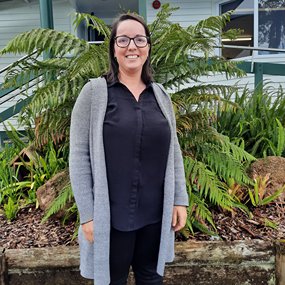 Miss Johnstone / Ko Theresa tēnei