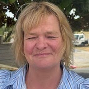 Mrs Lisa Quinlan
