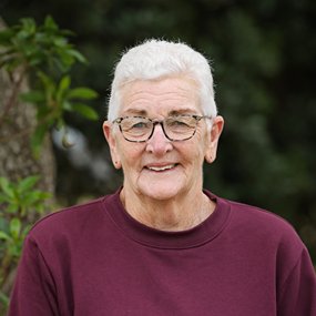 Di Whittaker