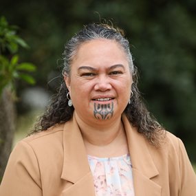Pare Robson (Whaea Pare)