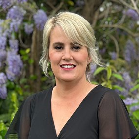 Bex Thompson (Ms Thompson)