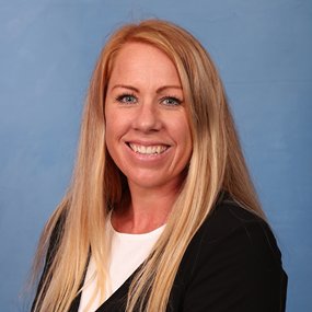 Mrs Heidi King