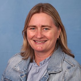 Mrs Kelly Davis