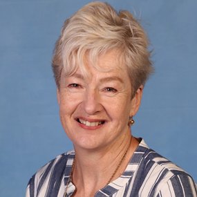 Mrs Lorraine Poole
