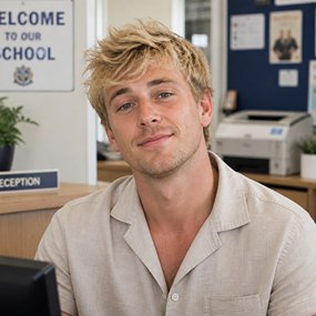 Mr Noah Thomsett