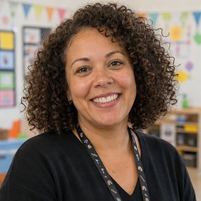 Ms Chloe Ramirez