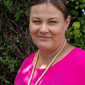 Miss Angela Kitzen